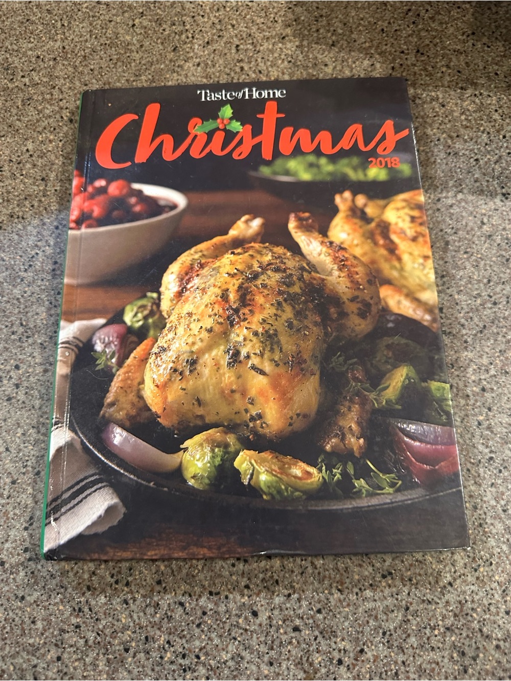 Taste of Home Christmas 2018 Cookbook - Red & Green Cover